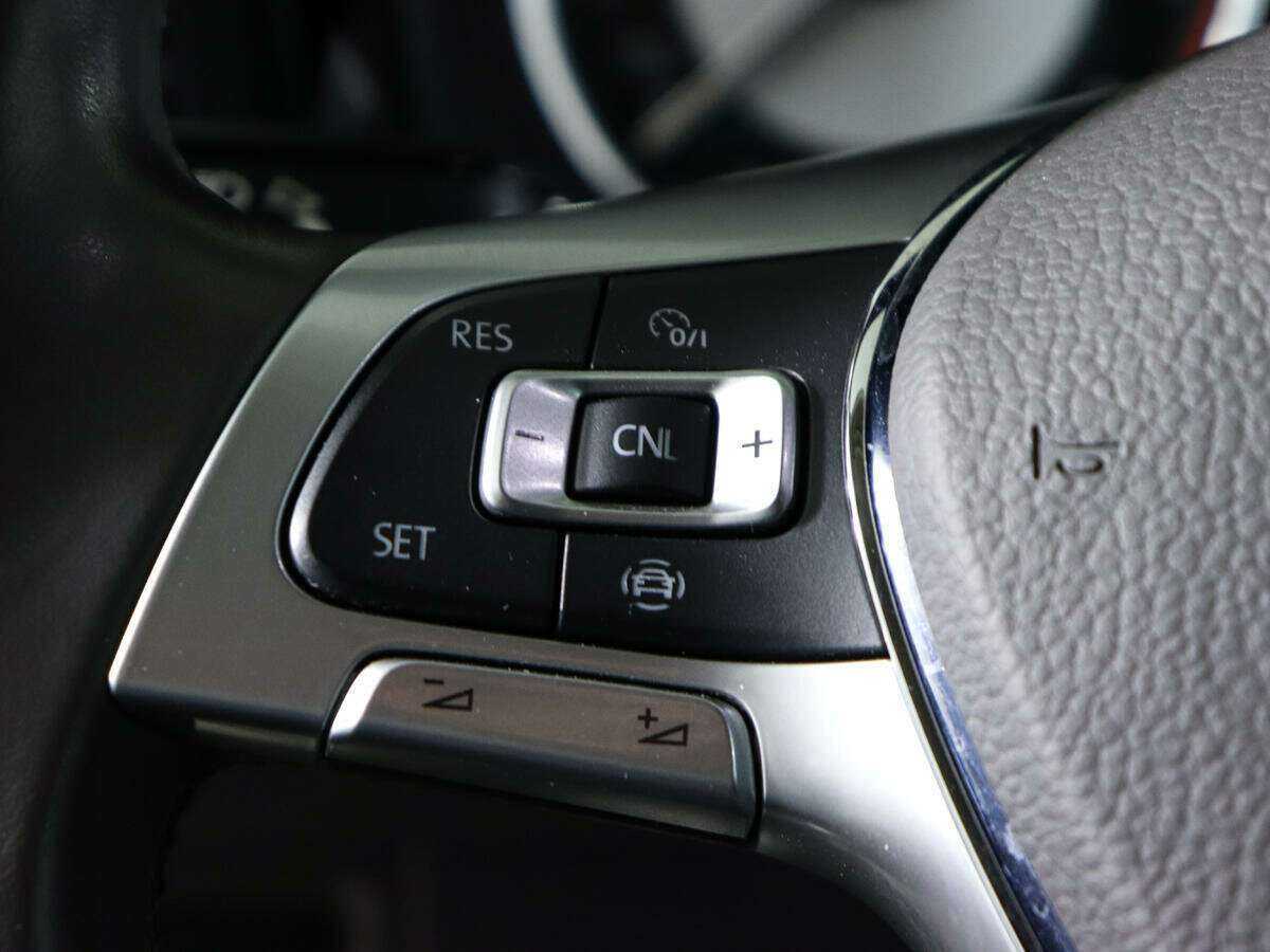 Volkswagen Touareg, 2018 Фото №25