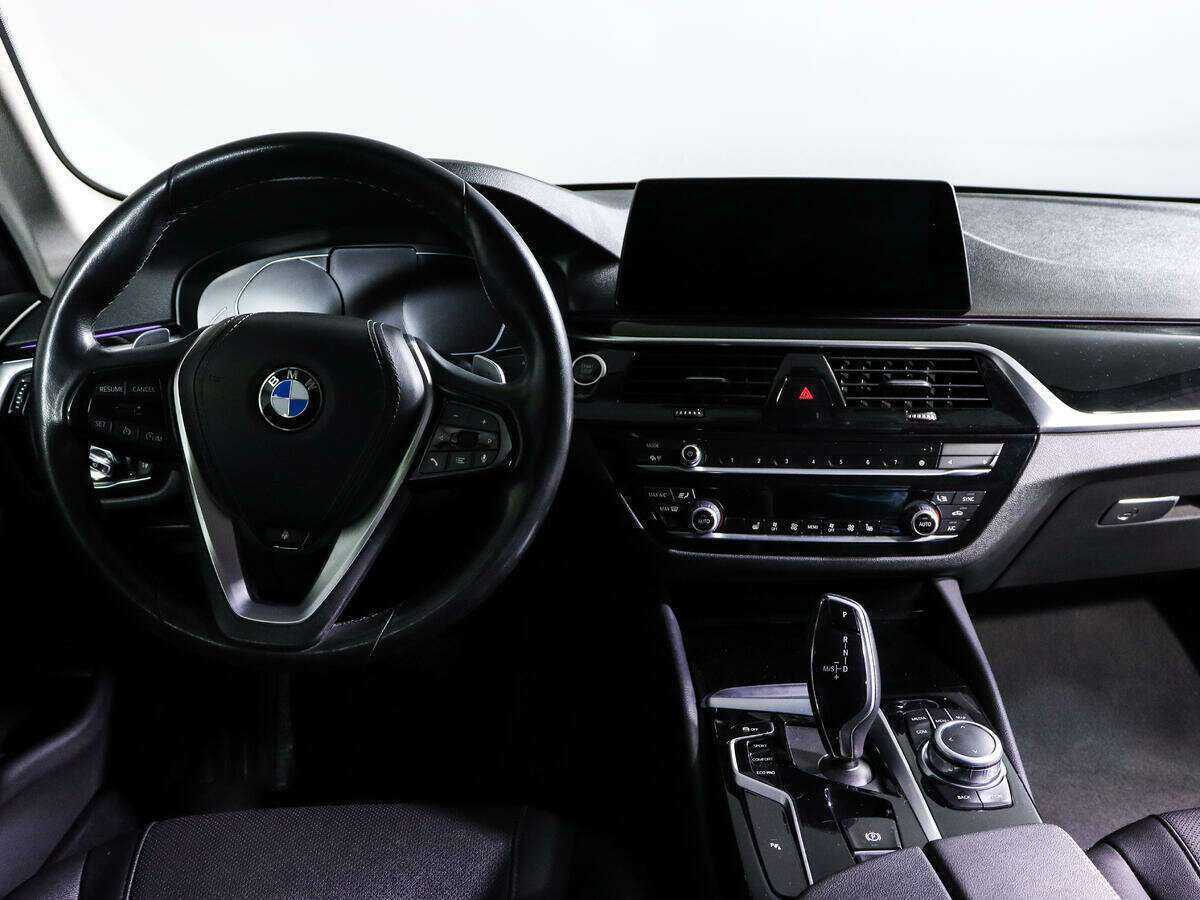 BMW 5 серии 520d xDrive, 2020 Фото №10