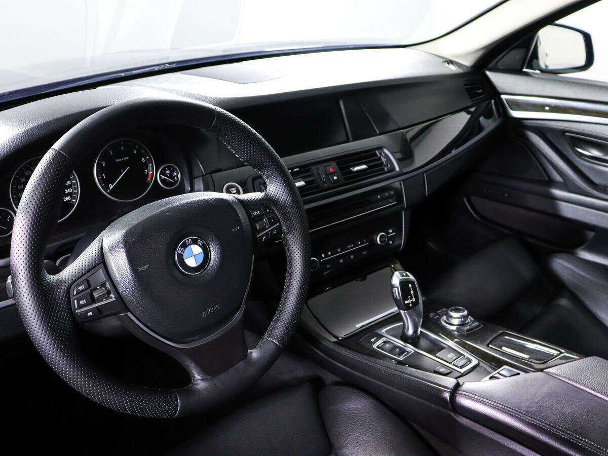 BMW 5 серии 523i, 2011 Фото №11