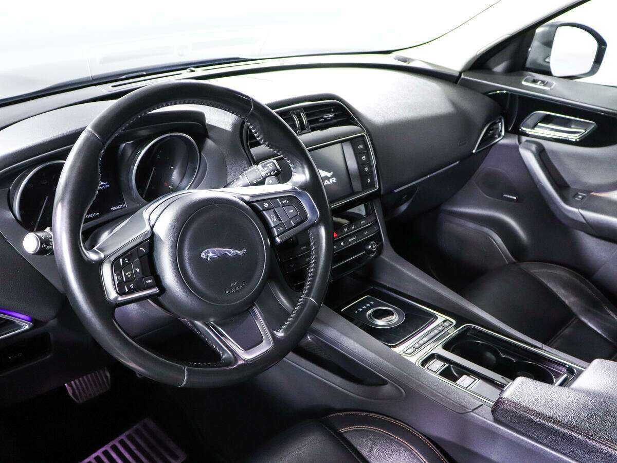 Jaguar F-Pace, 2018 Фото №12