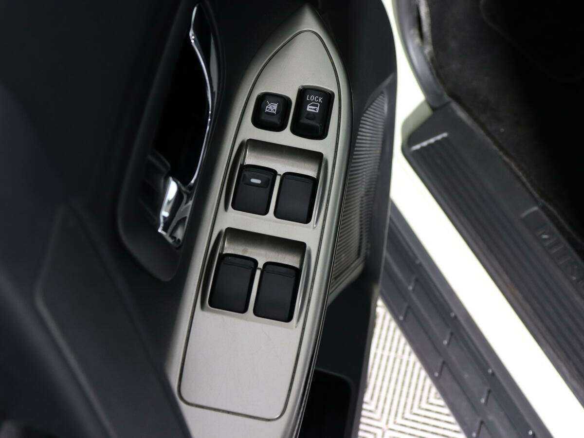 Mitsubishi Pajero, 2021 Фото №14