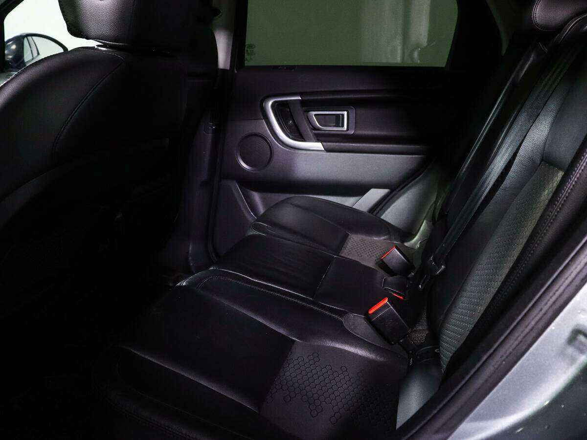 Land Rover Discovery Sport, 2017 - 123 770 км. | Фото №8