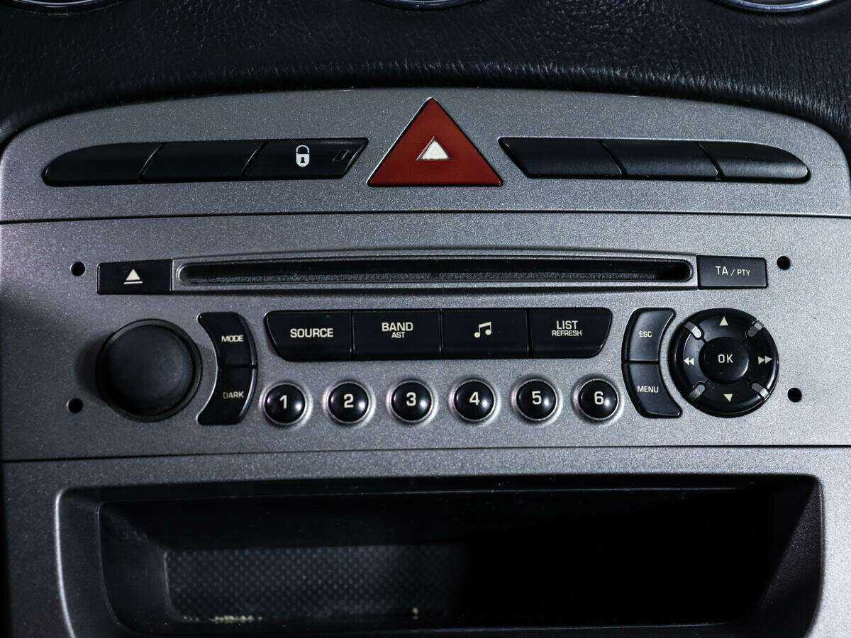 Peugeot 308, 2010 Фото №17