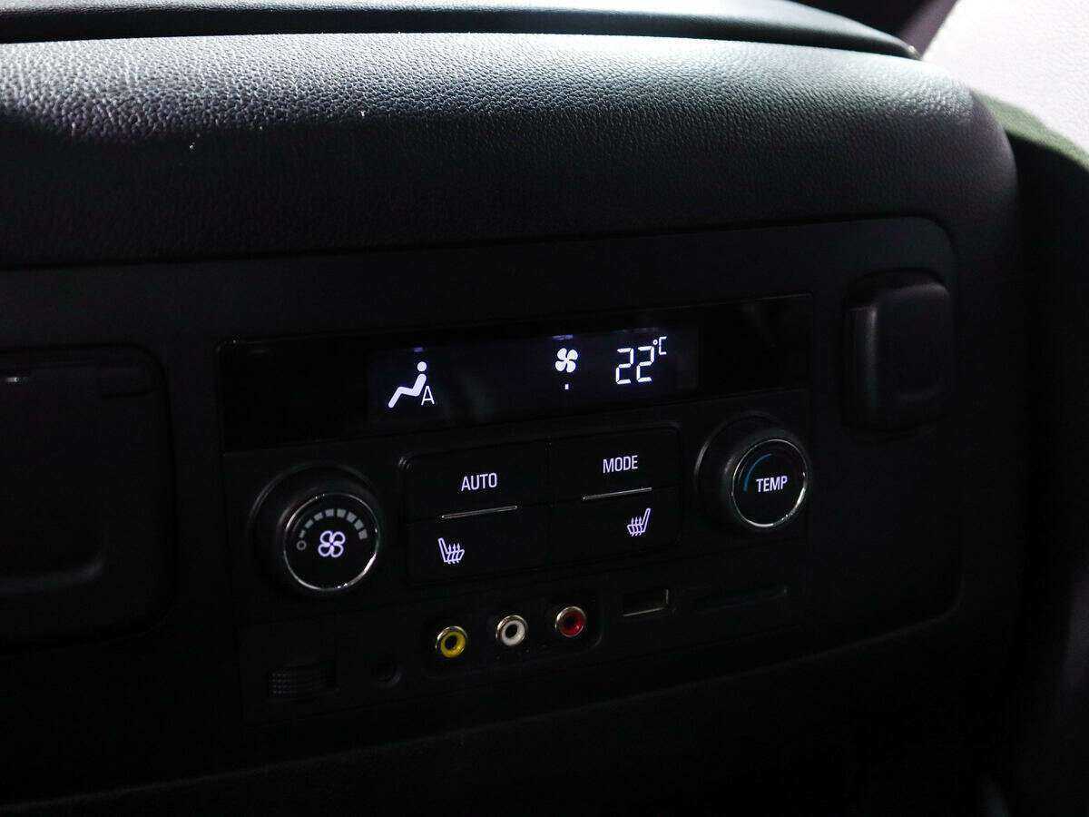 Chevrolet Tahoe, 2016 Фото №24