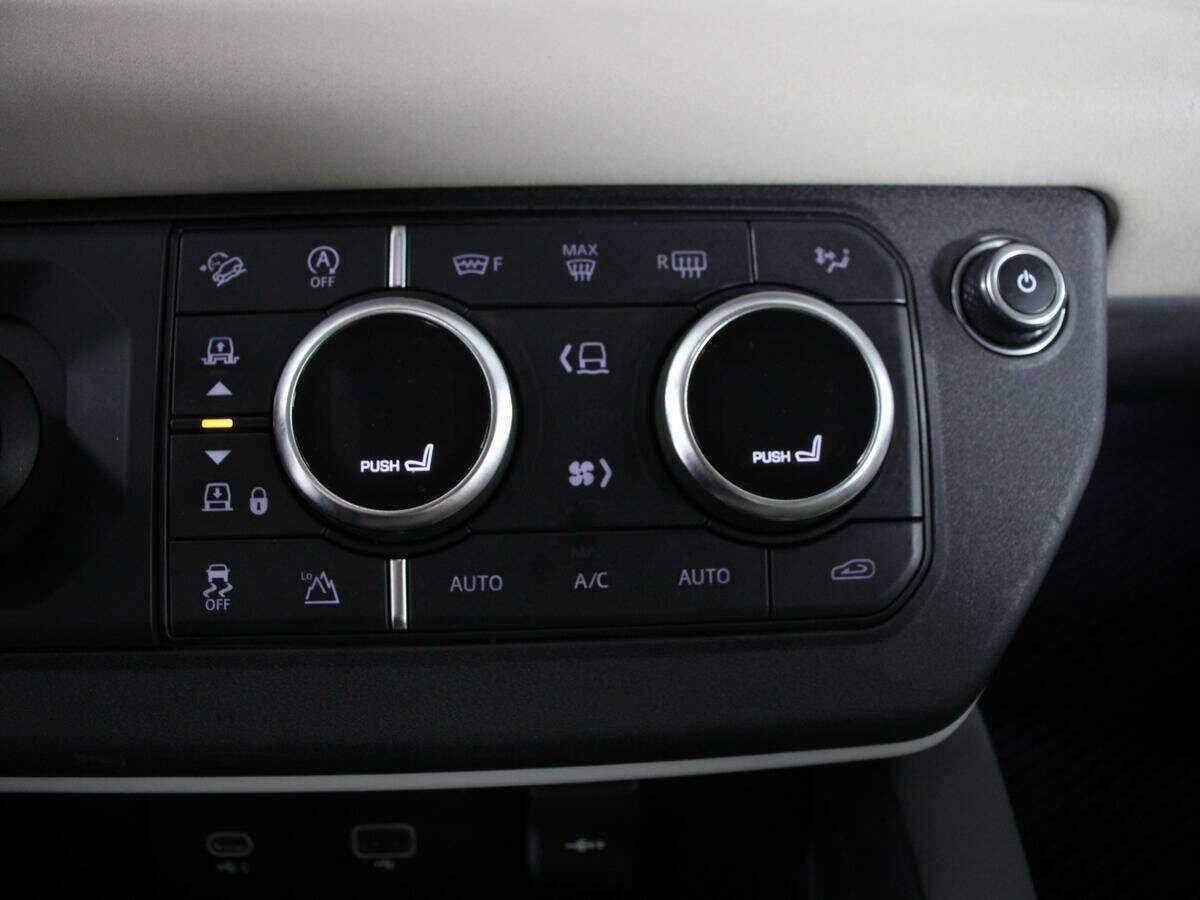 Land Rover Defender 110, 2020 Фото №27