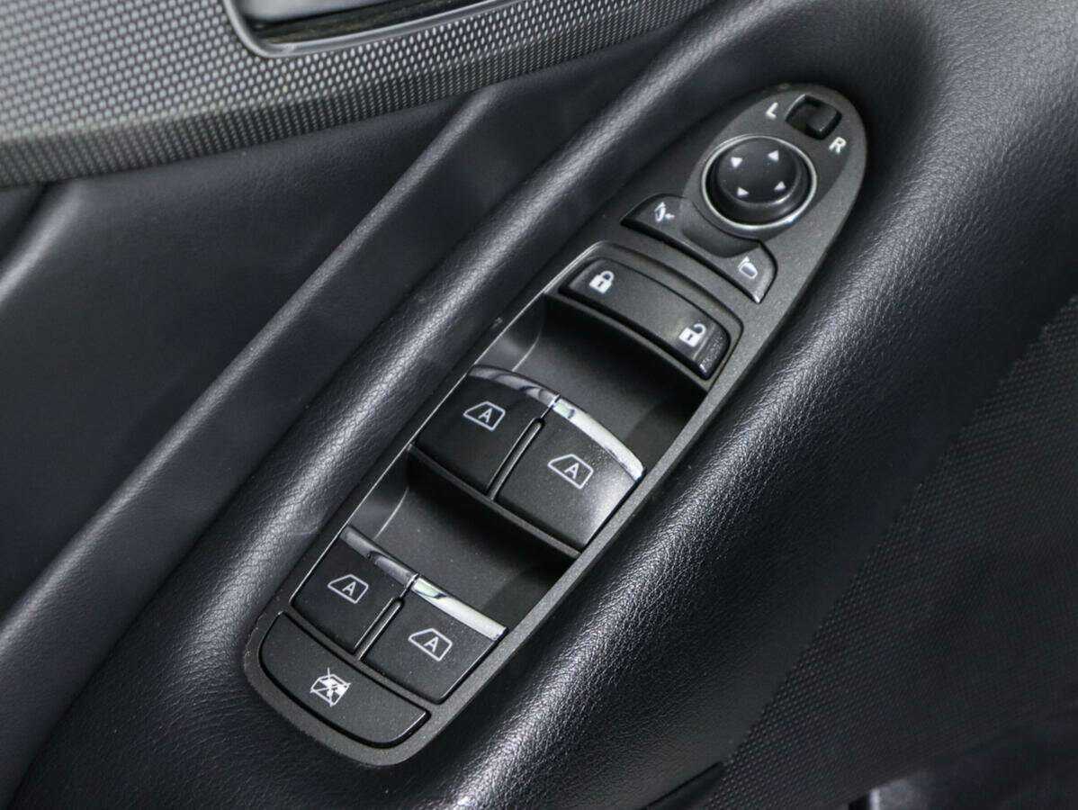 Infiniti Q50, 2014 Фото №16