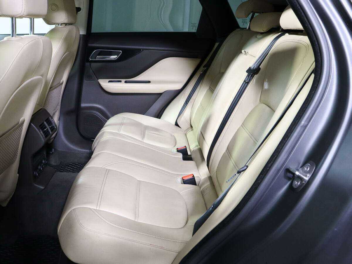 Jaguar F-Pace, 2017 Фото №10