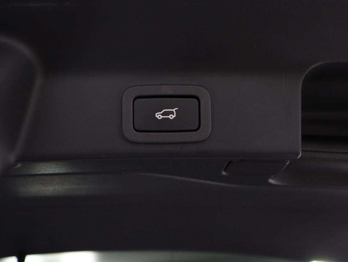 Jaguar F-Pace, 2017 Фото №16