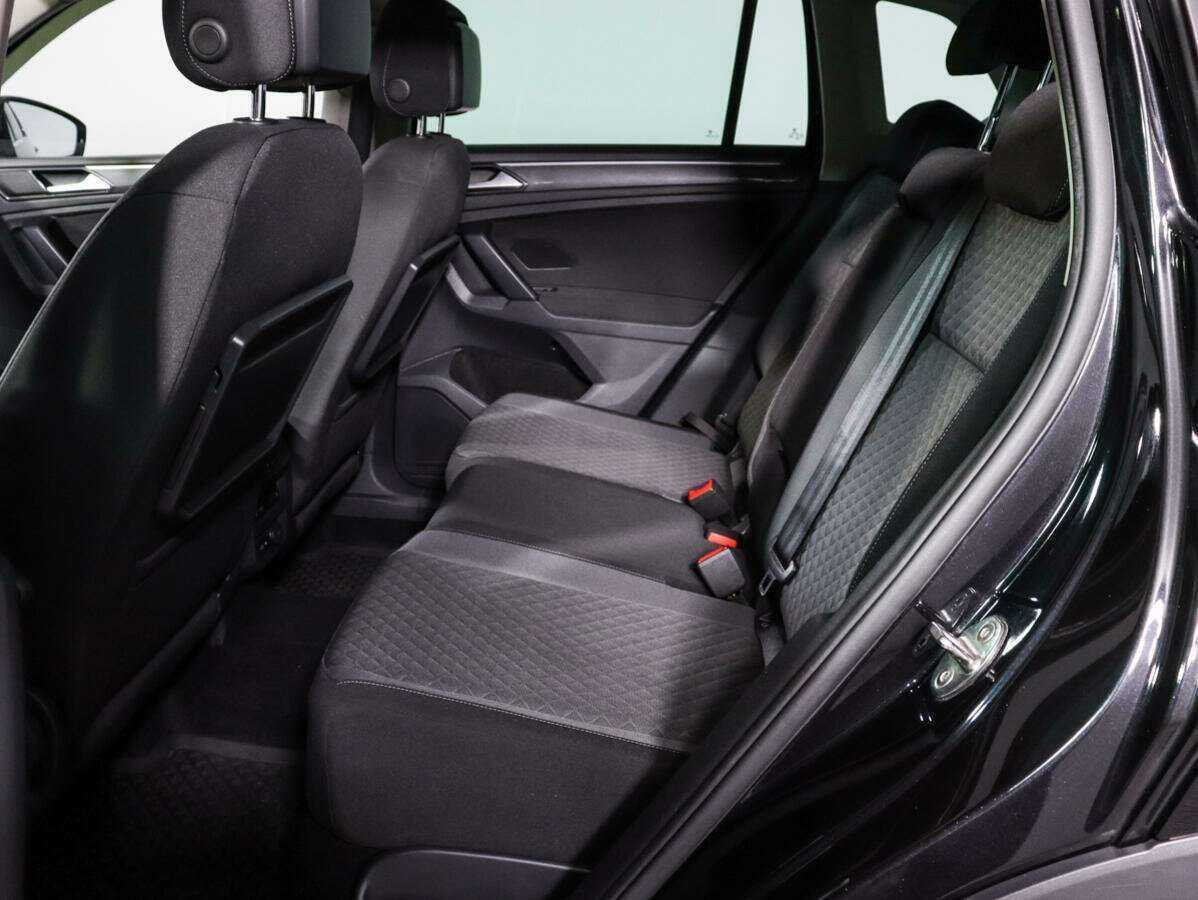Volkswagen Tiguan, 2018 Фото №8