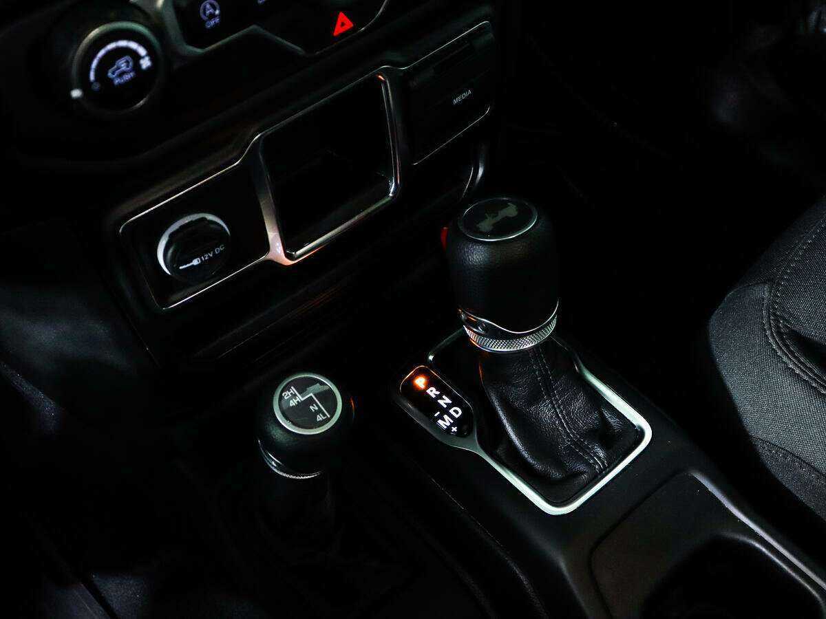 Jeep Wrangler, 2021 Фото №15