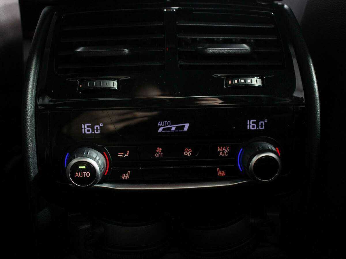 BMW 5 серии M550d xDrive, 2019 Фото №13