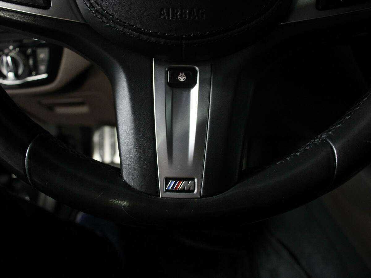 BMW 5 серии M550d xDrive, 2019 Фото №22