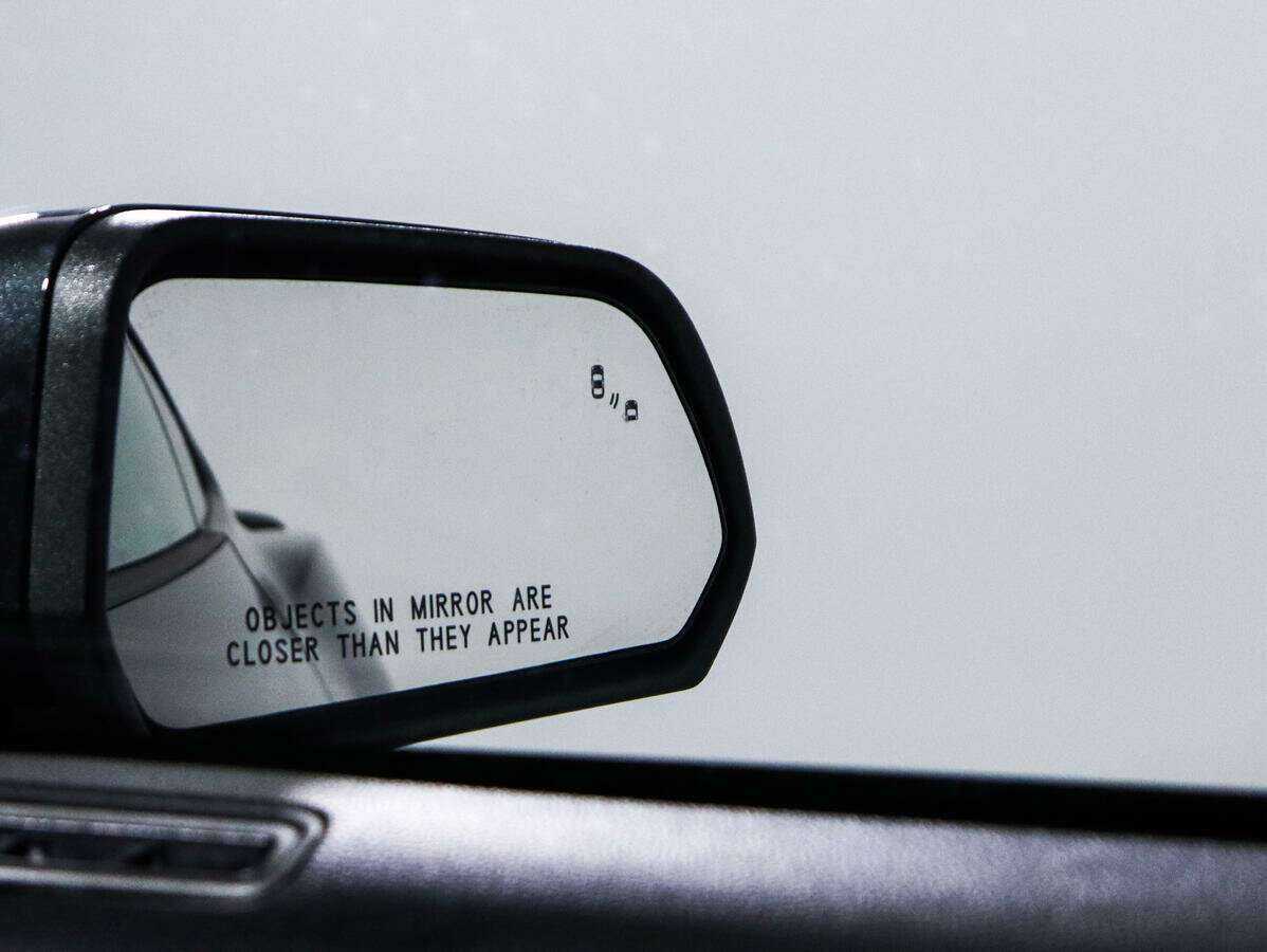 Ford Mustang, 2022 Фото №17