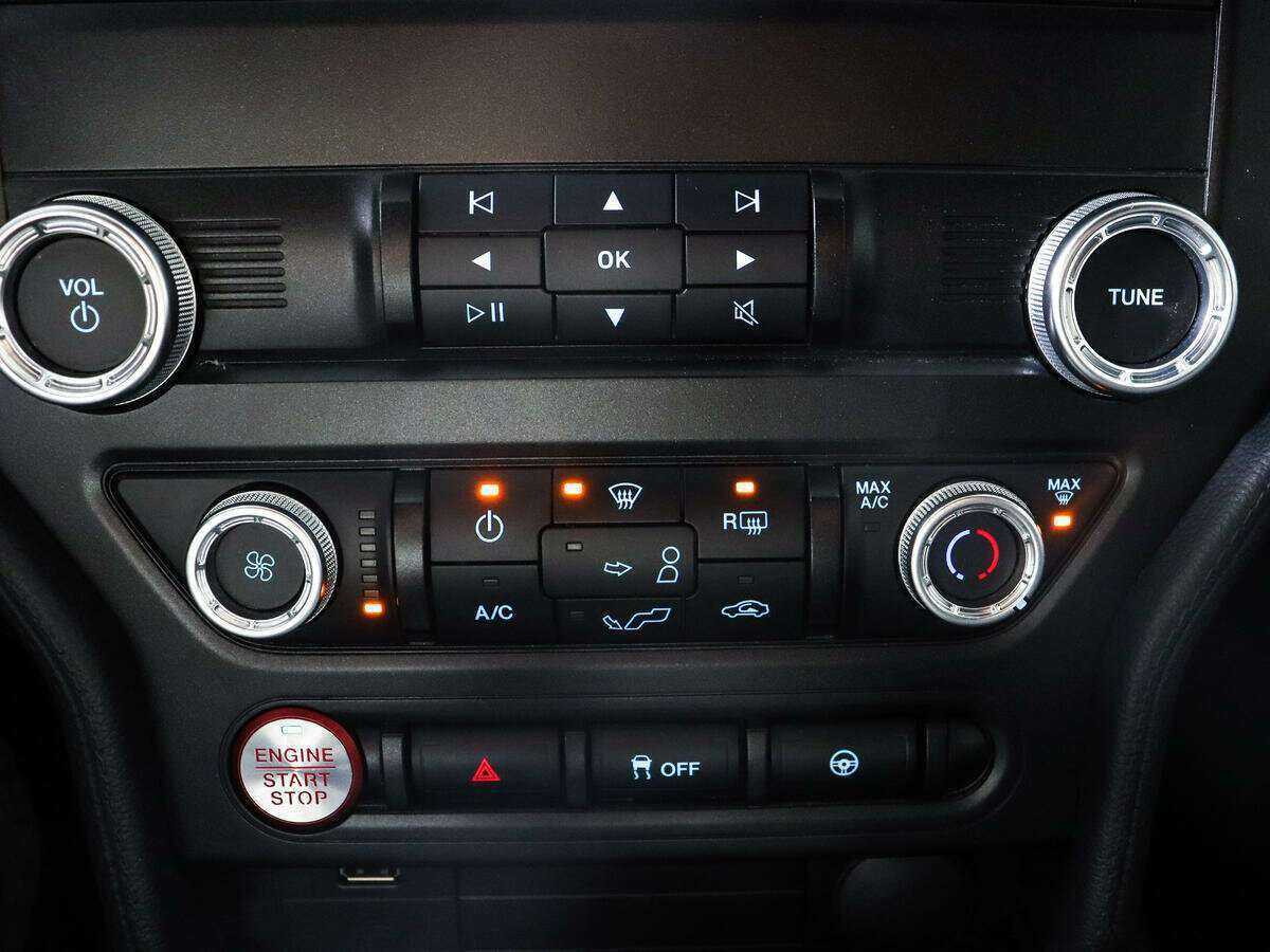 Ford Mustang, 2022 Фото №19