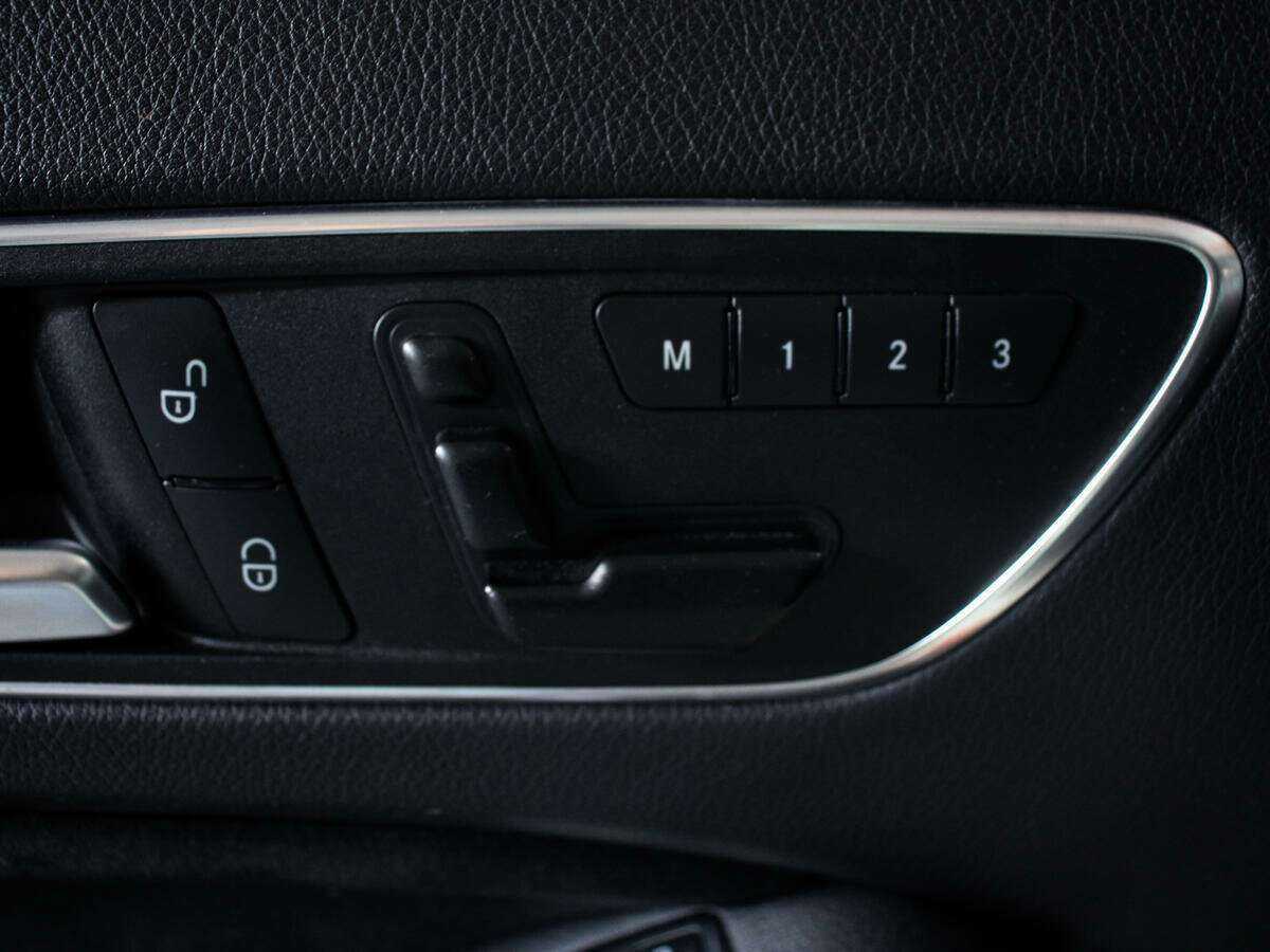 Mercedes-Benz A-Класс AMG 45 AMG, 2015 Фото №15