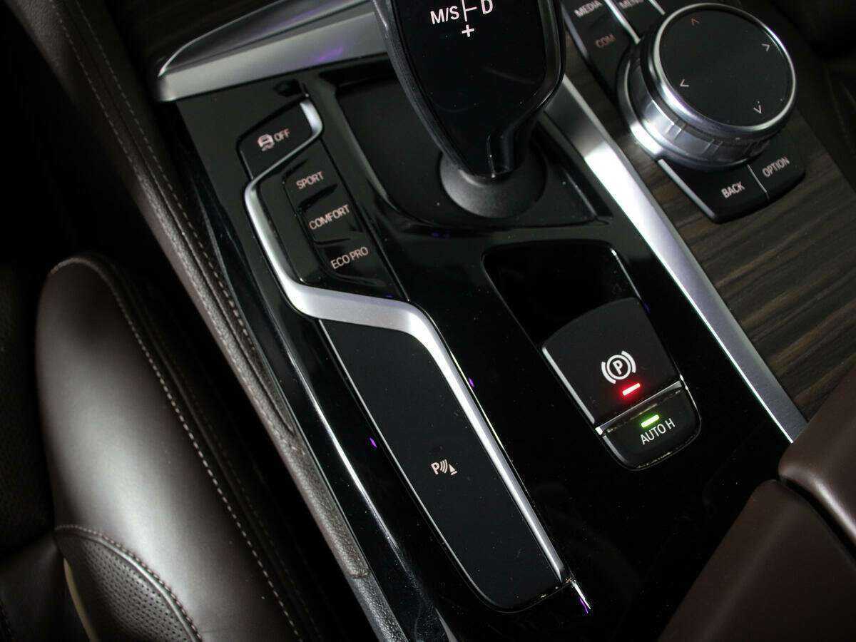 BMW 5 серии 540i xDrive, 2017 Фото №19