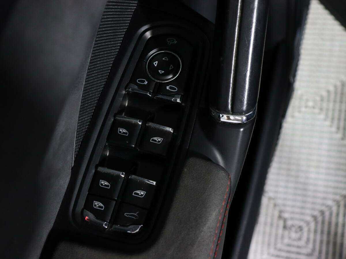 Porsche Cayenne GTS, 2015 Фото №18