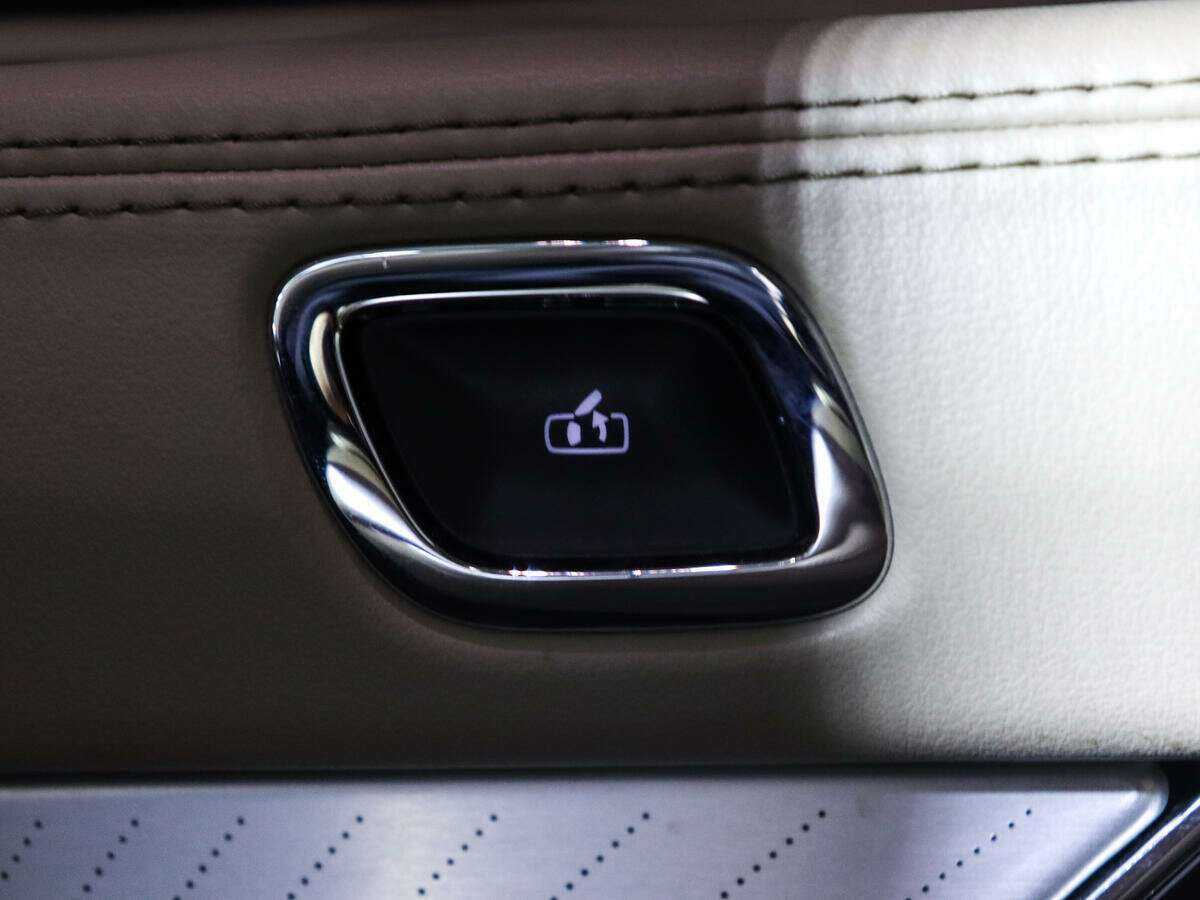 Lincoln Aviator, 2019 Фото №28