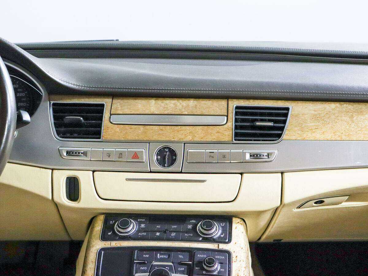 Audi A8, 2010 Фото №12