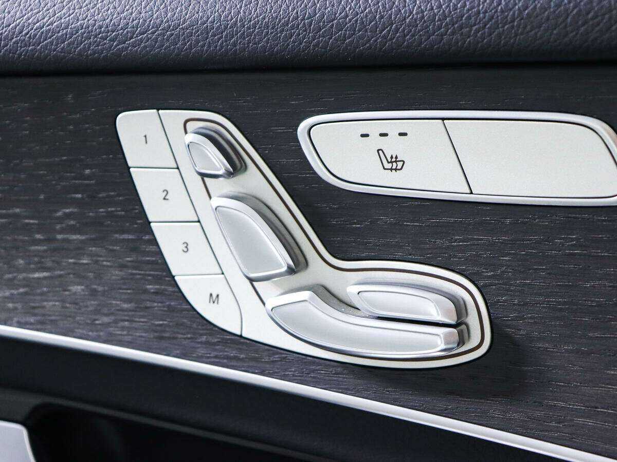 Mercedes-Benz GLC 300, 2019 Фото №21