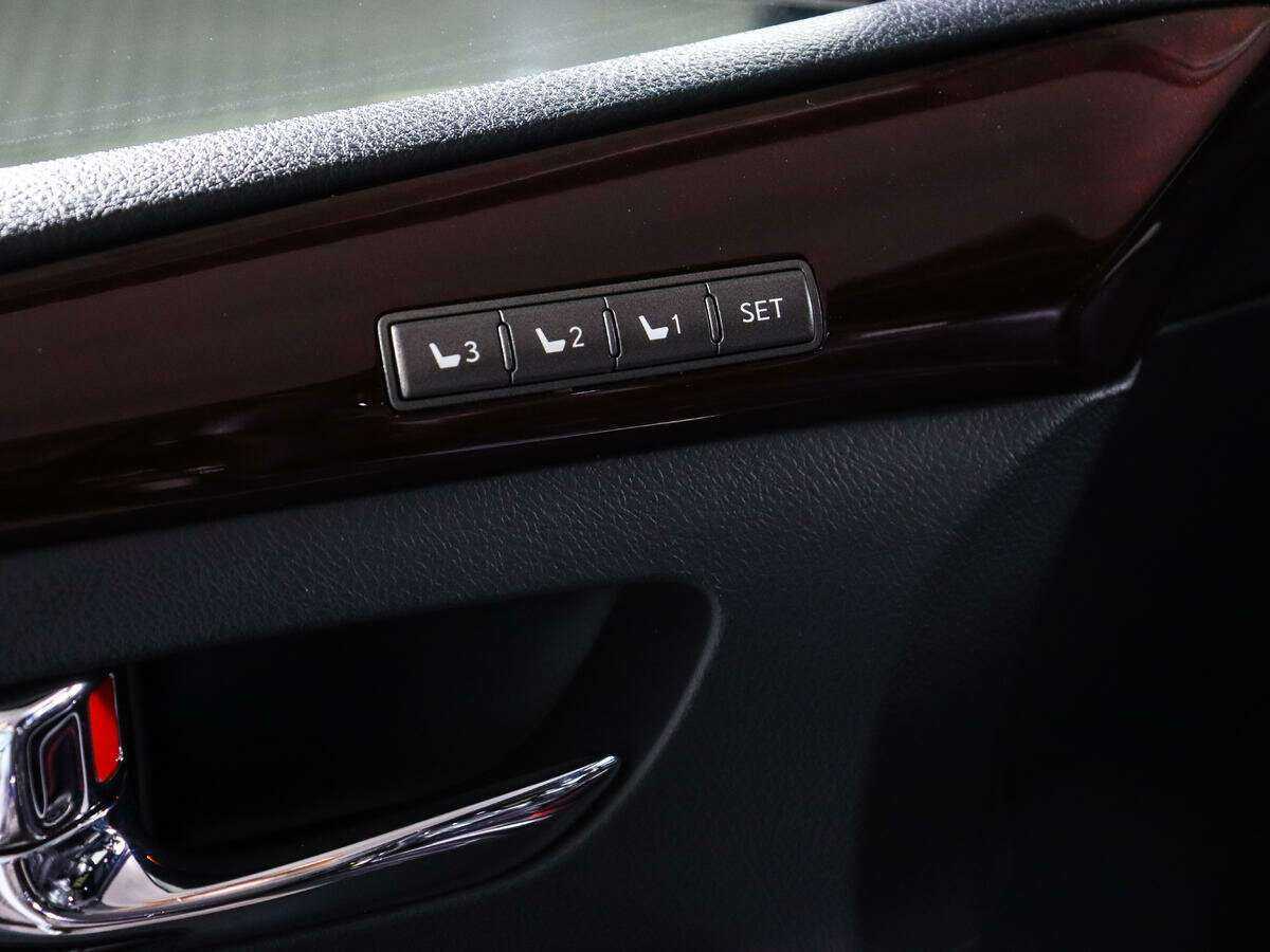 Lexus LX 570, 2015 Фото №23