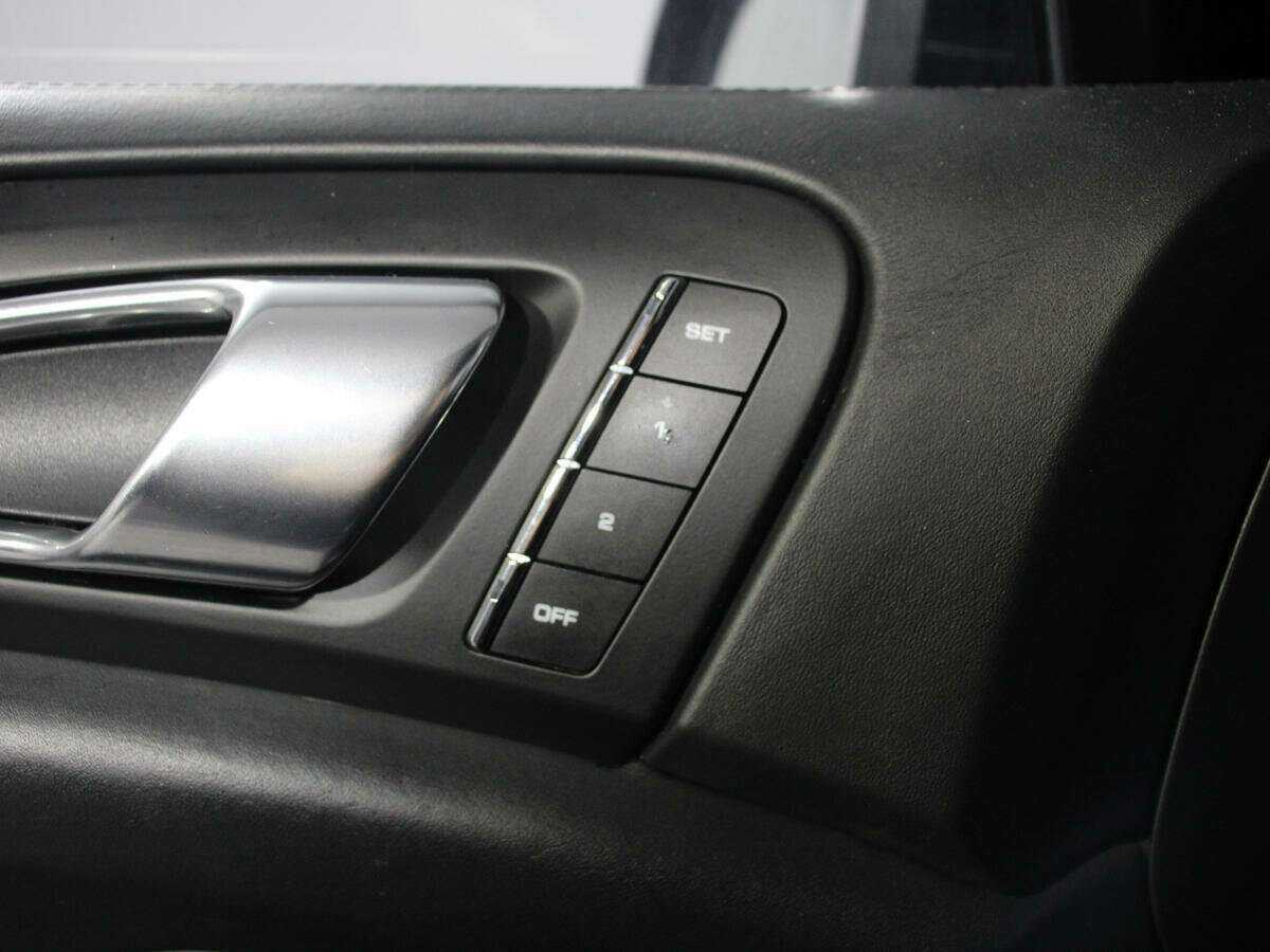 Porsche Cayenne Turbo, 2010 Фото №20