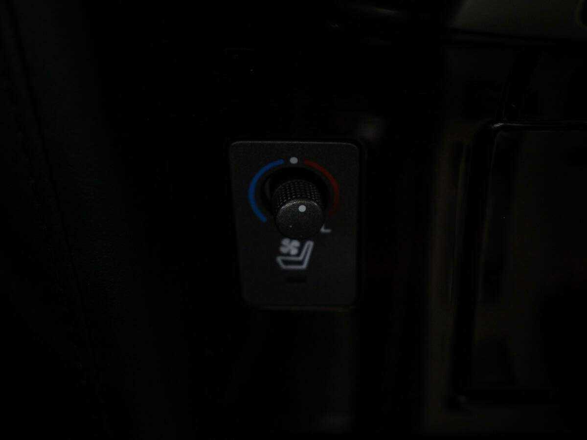 Lexus LX 570, 2012 Фото №19