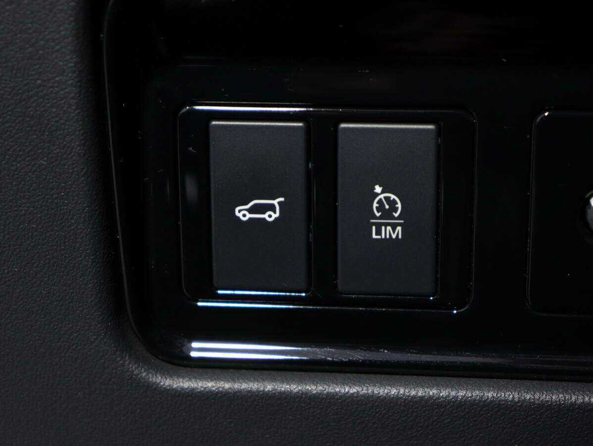 Jaguar F-Pace, 2018 Фото №18