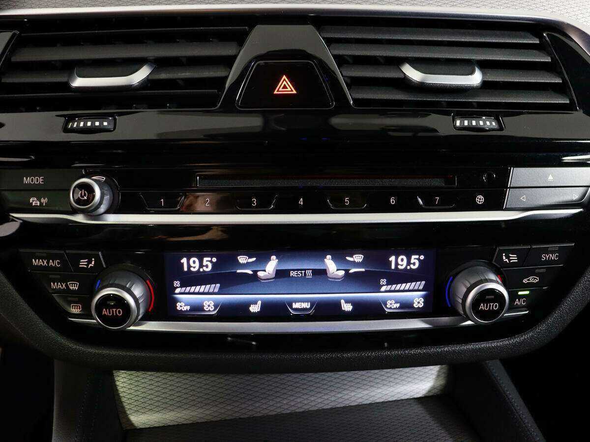 BMW 5 серии 530i xDrive, 2018 Фото №24