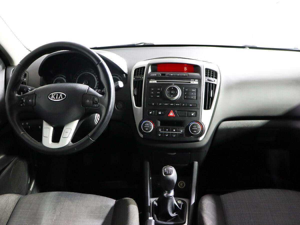Kia Ceed, 2011 Фото №12