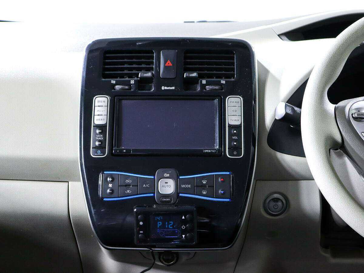 Nissan Leaf, 2011 Фото №11