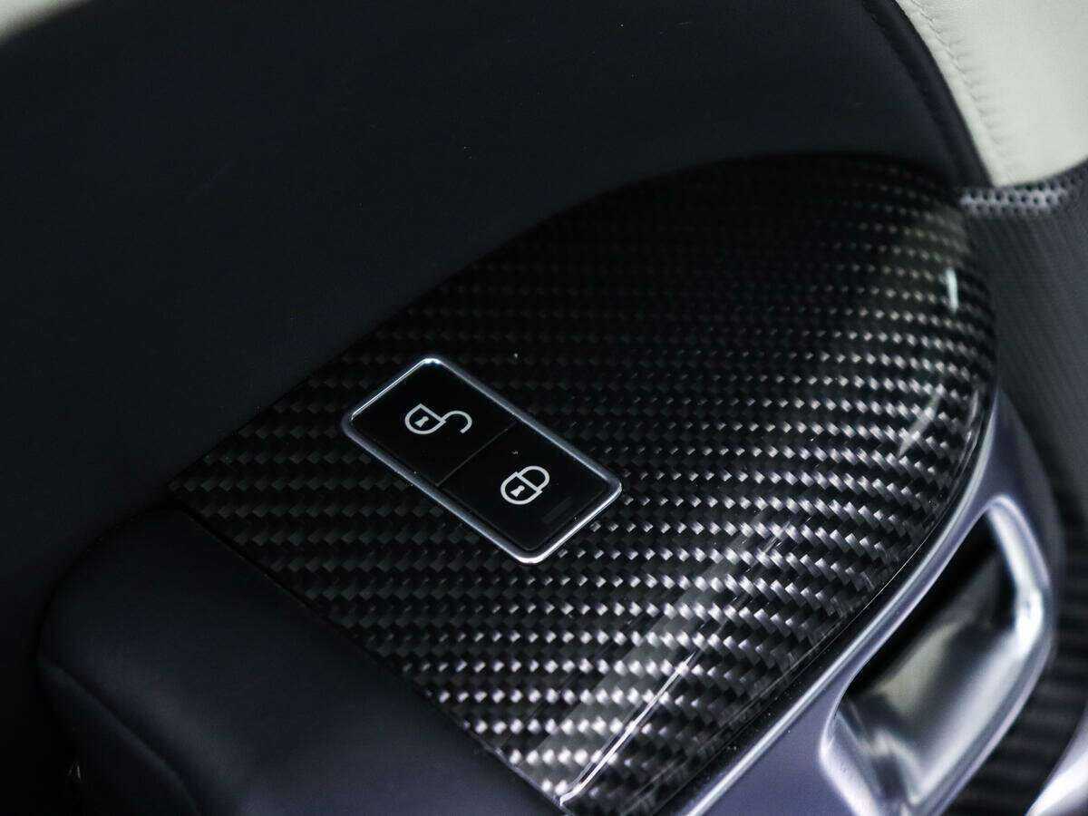 Land Rover Range Rover Sport SVR, 2015 Фото №18