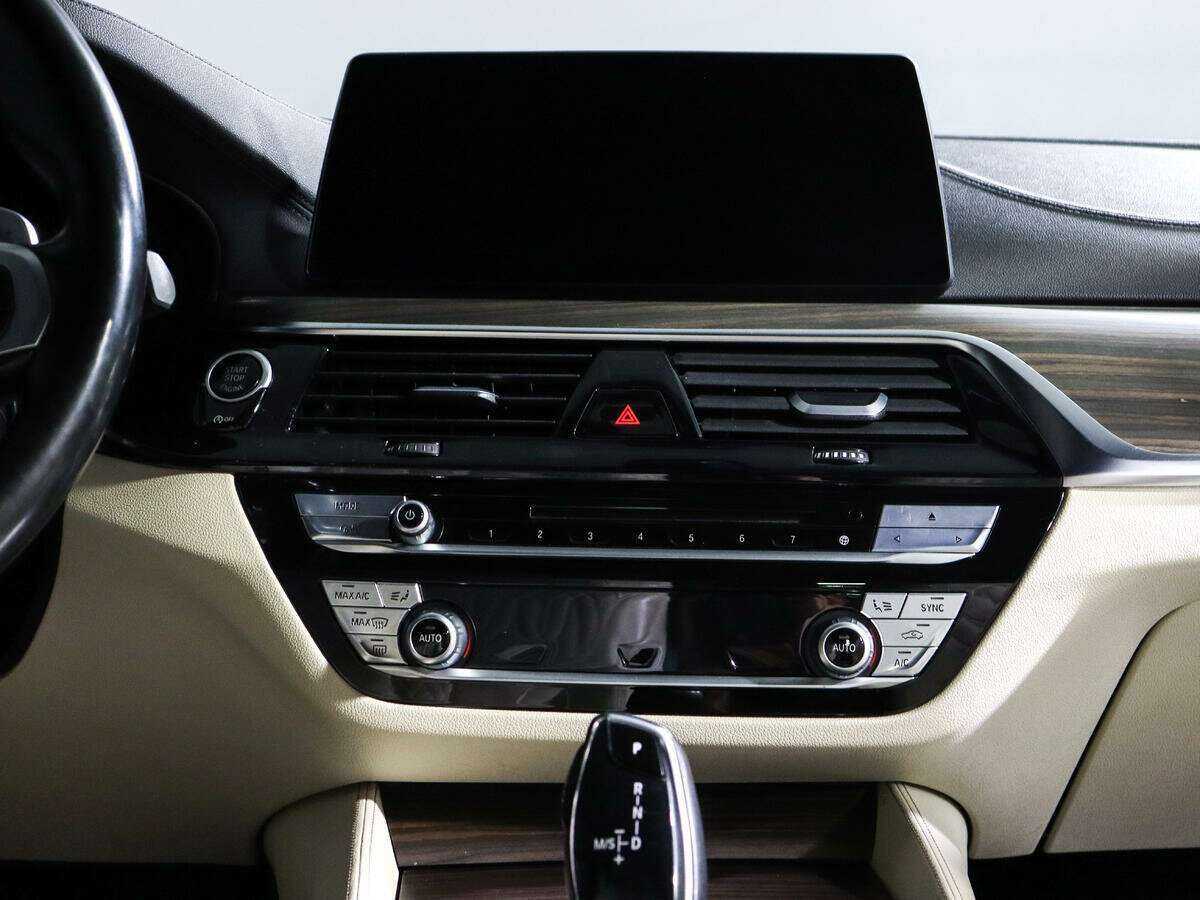 BMW 5 серии 530d xDrive, 2018 Фото №12