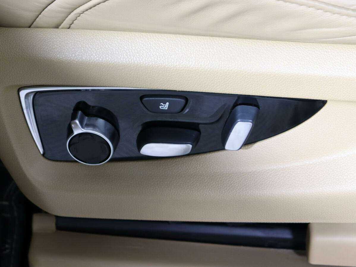 Cadillac Escalade ESV, 2018 Фото №16