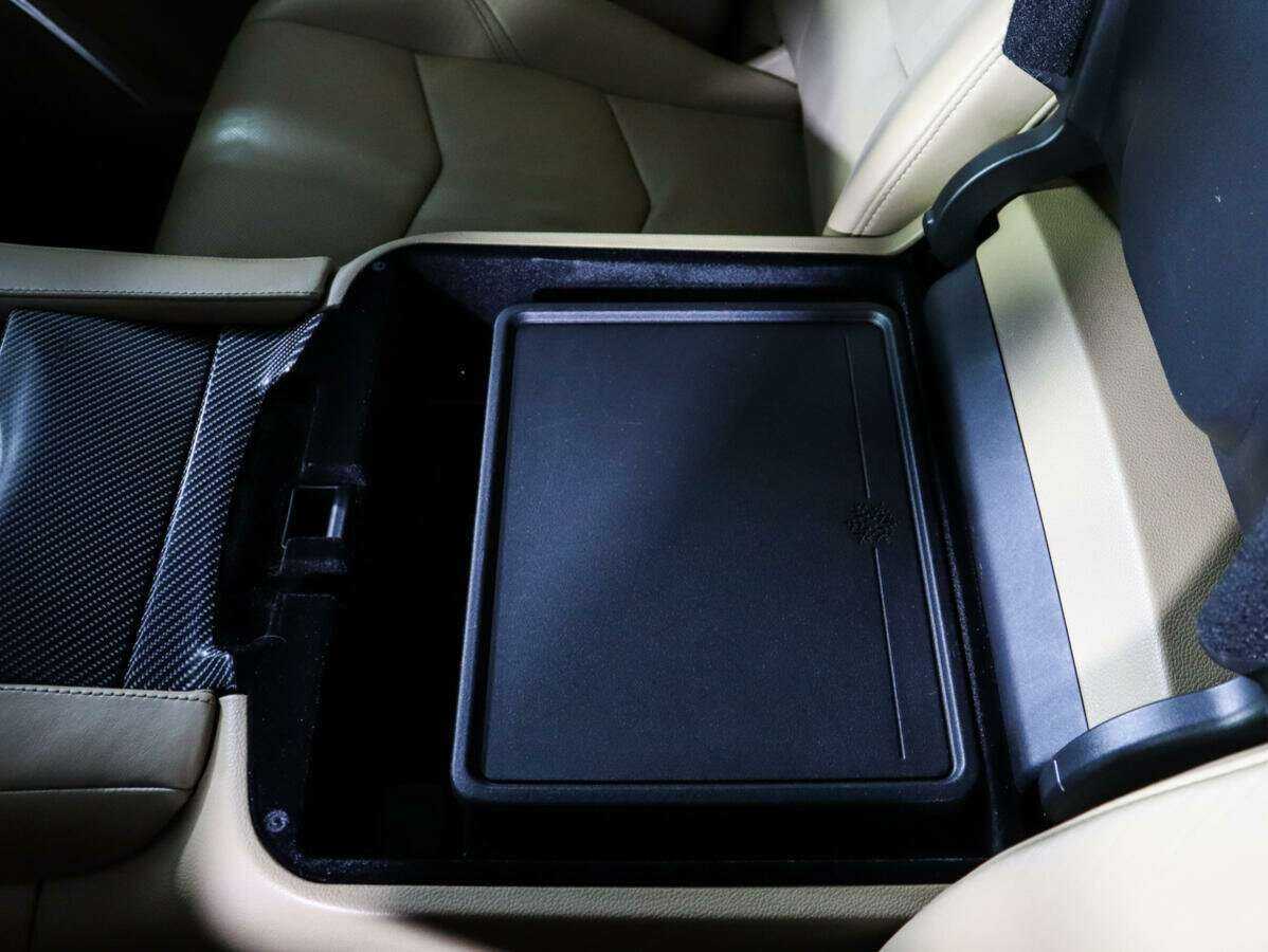 Cadillac Escalade ESV, 2018 Фото №28