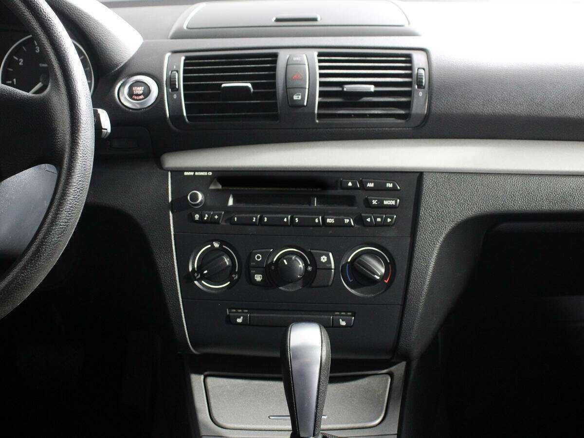 BMW 1 серии 116i, 2010 Фото №12