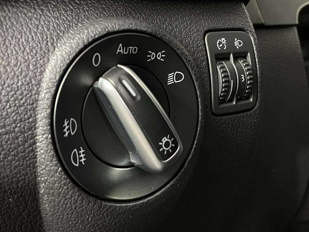 Volkswagen Tiguan, 2011 Фото №9