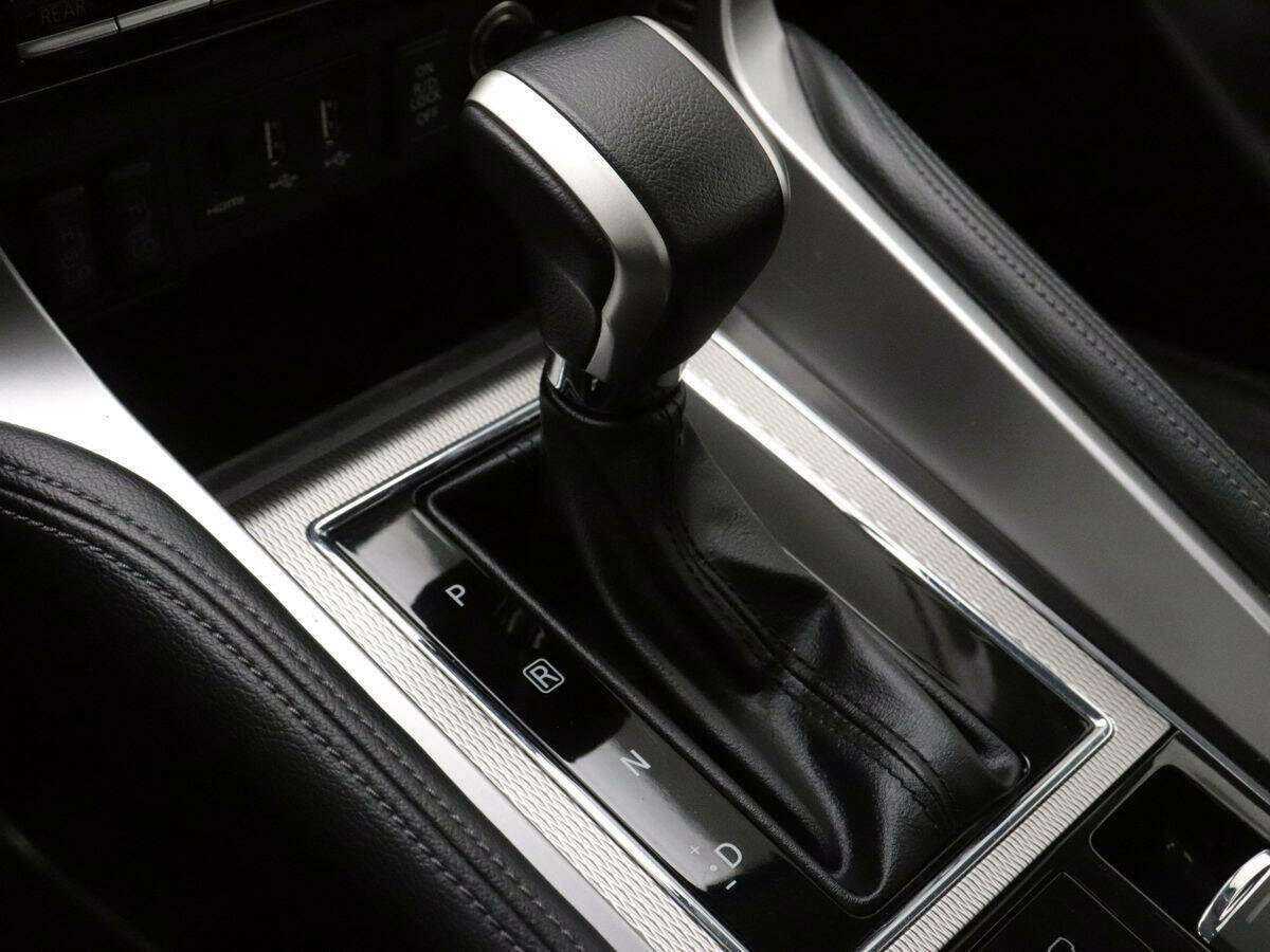 Mitsubishi Pajero Sport, 2021 Фото №17