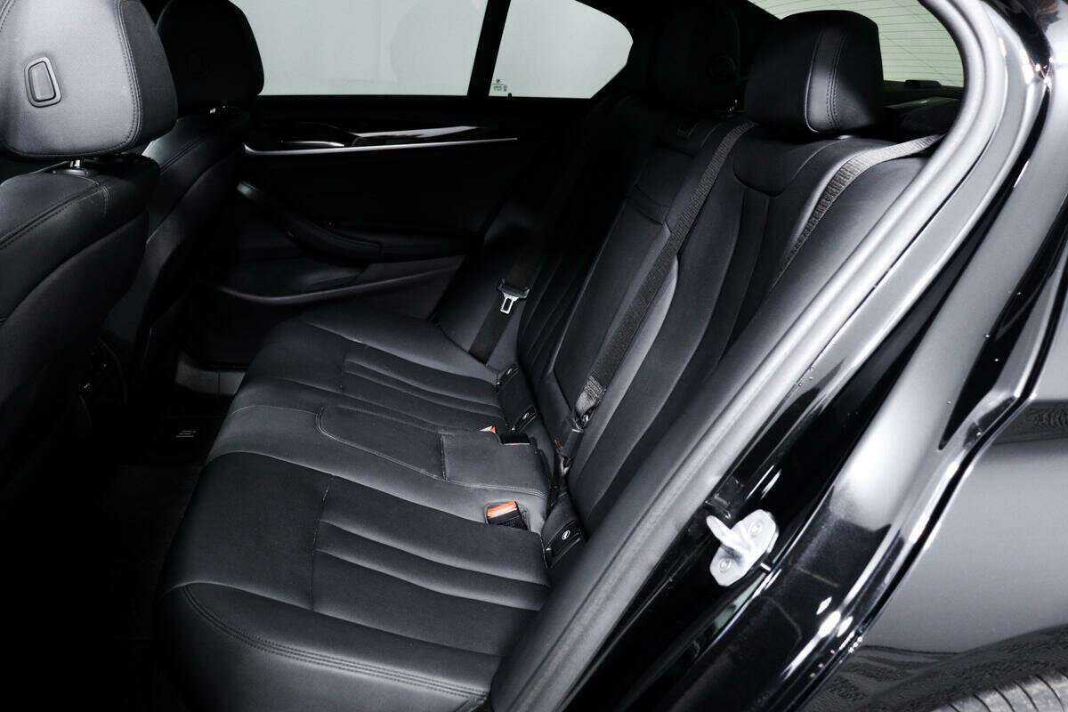 BMW 5 серии 520d xDrive, 2018 Фото №12