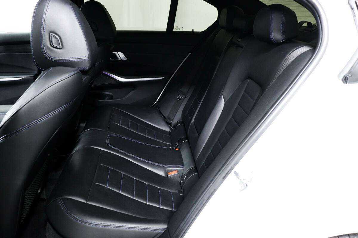 BMW 3 серии 330i, 2019 Фото №12