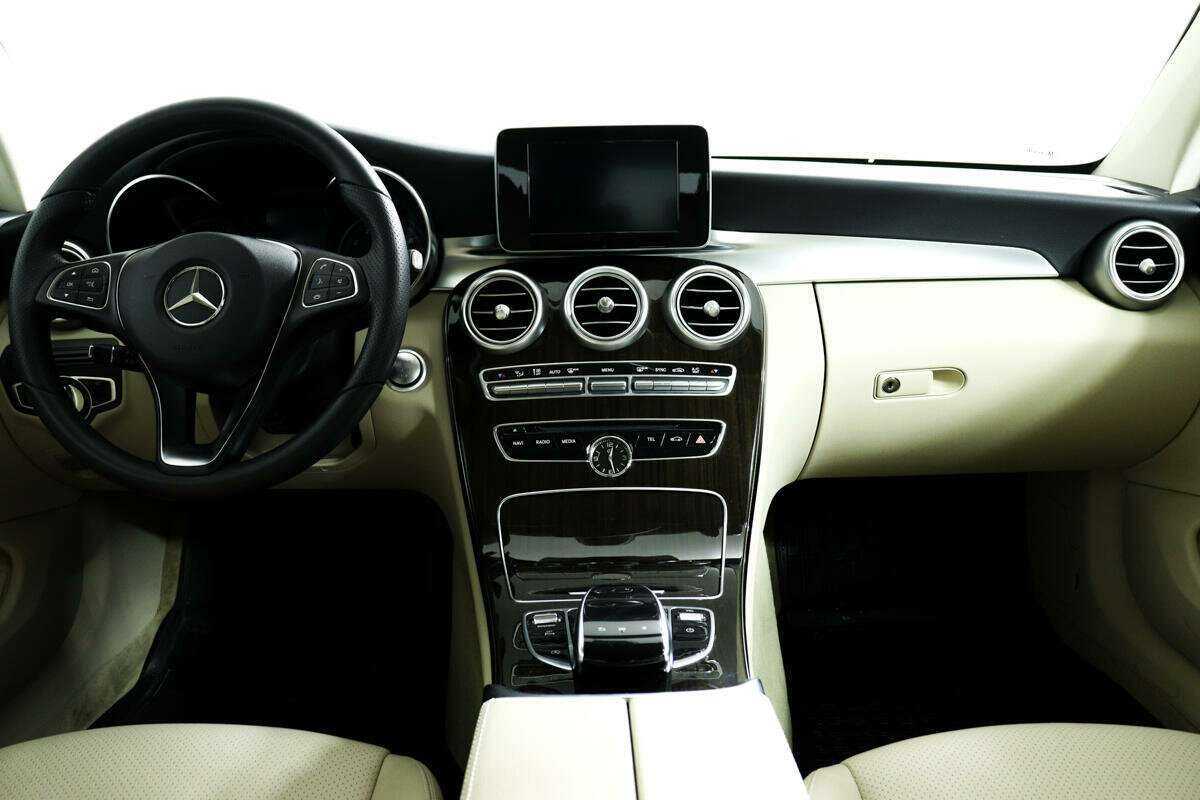 Mercedes-Benz C-Класс 200, 2017 Фото №11