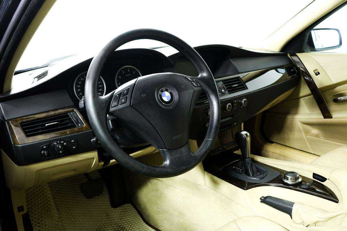 BMW 5 серии 525xi, 2006 Фото №13