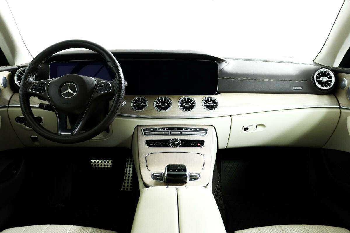Mercedes-Benz E-Класс 200, 2017 Фото №10