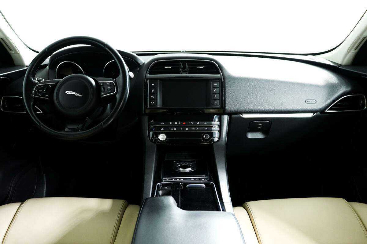 Jaguar F-Pace, 2017 Фото №11