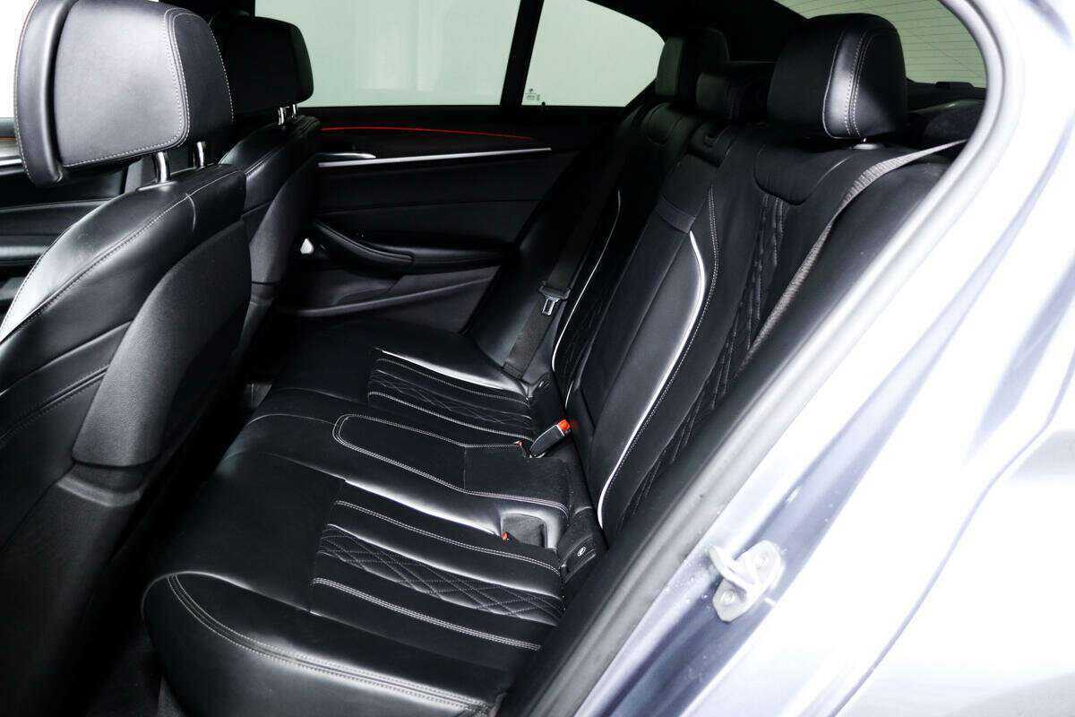 BMW 5 серии 540i xDrive, 2017 Фото №12