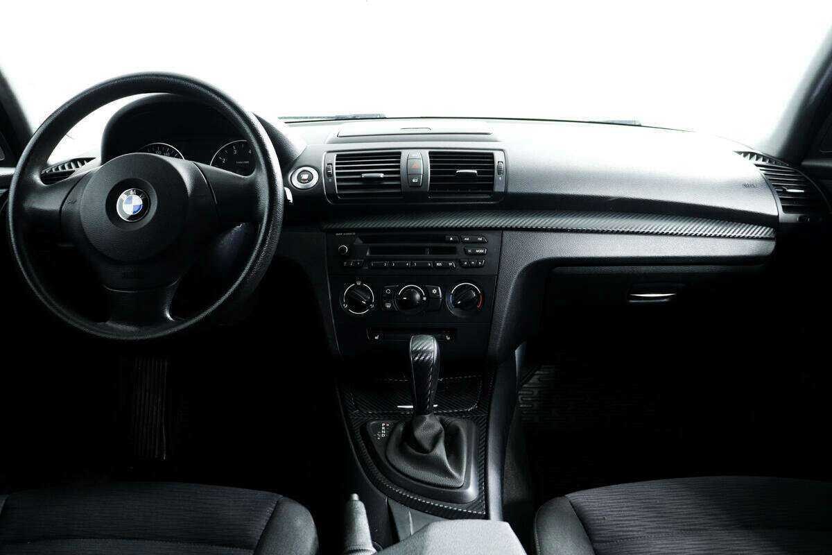 BMW 1 серии 120i, 2009 Фото №11