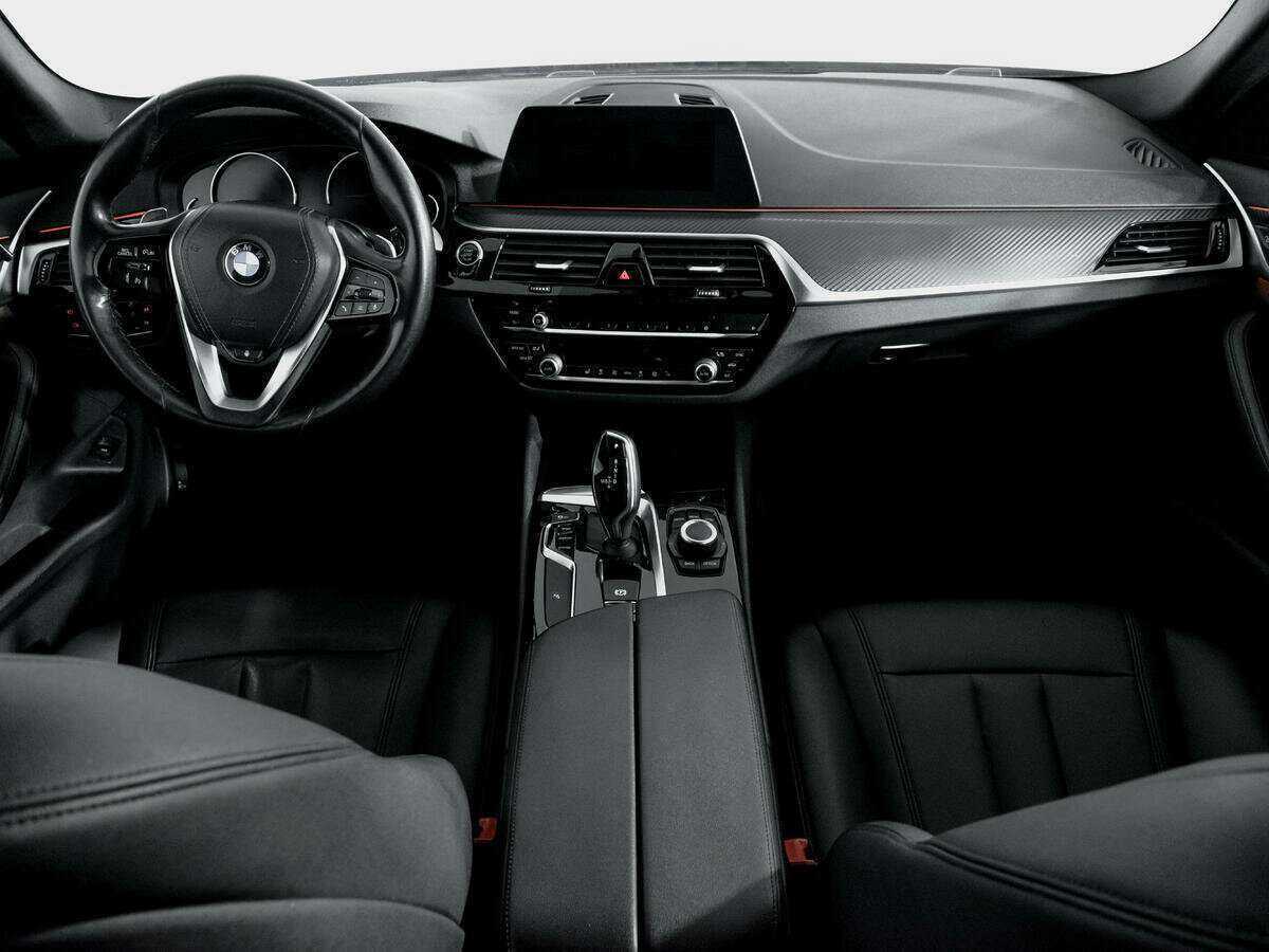 BMW 5 серии 520d xDrive, 2019 Фото №11