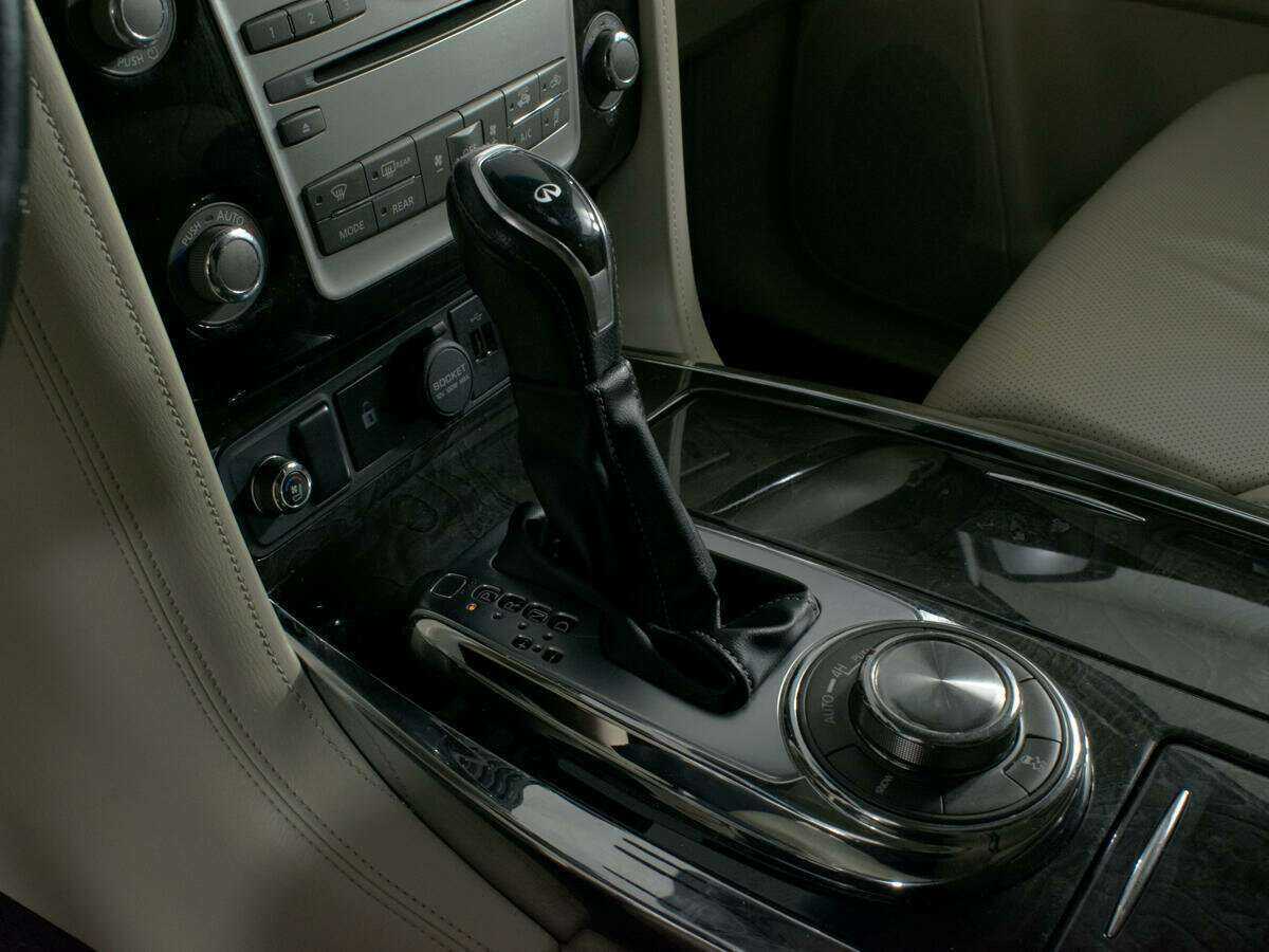 Infiniti QX80, 2018 Фото №24