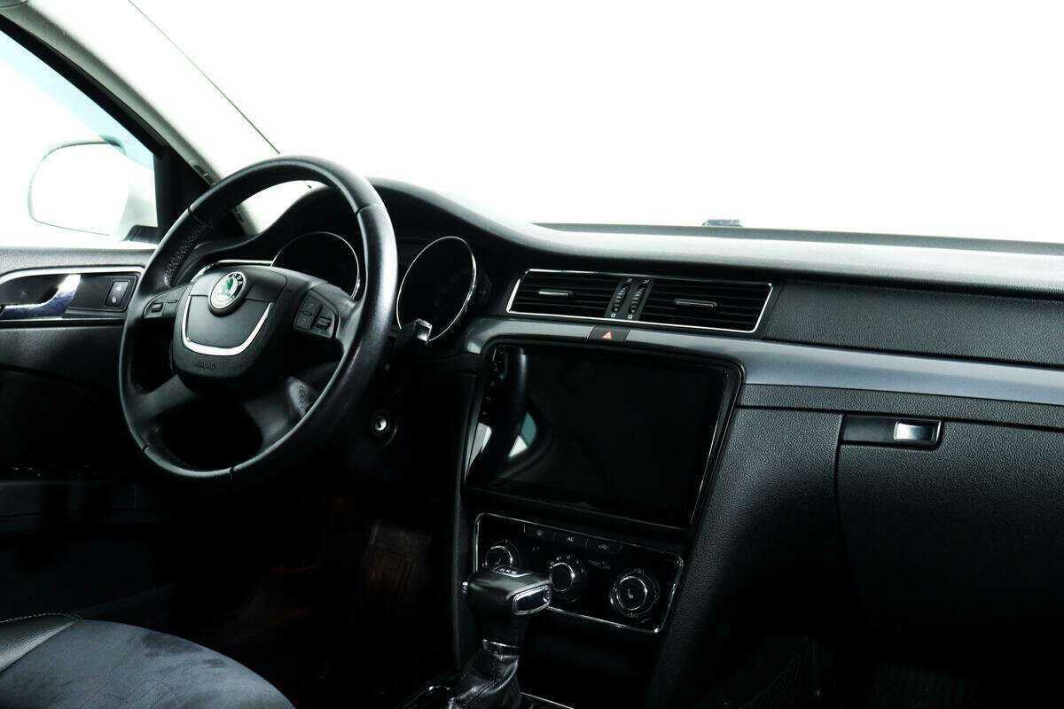Skoda Superb DSG, 2011 Фото №9