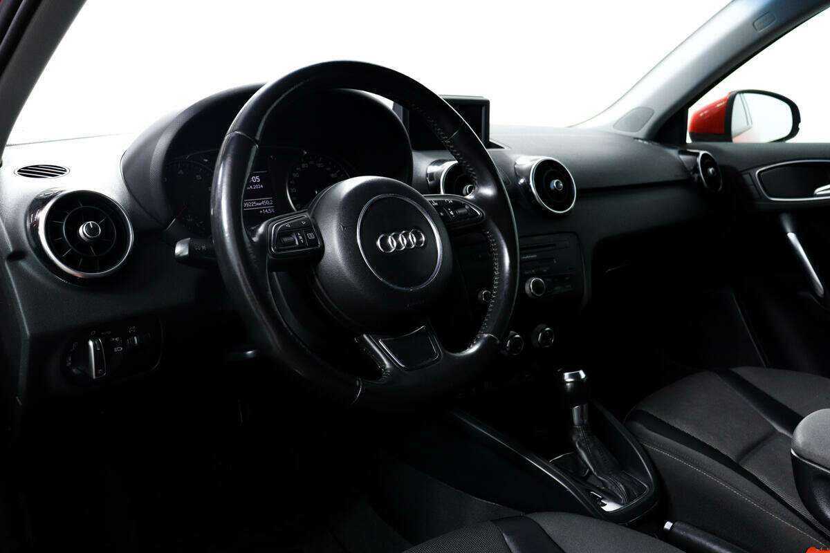 Audi A1, 2010 Фото №13